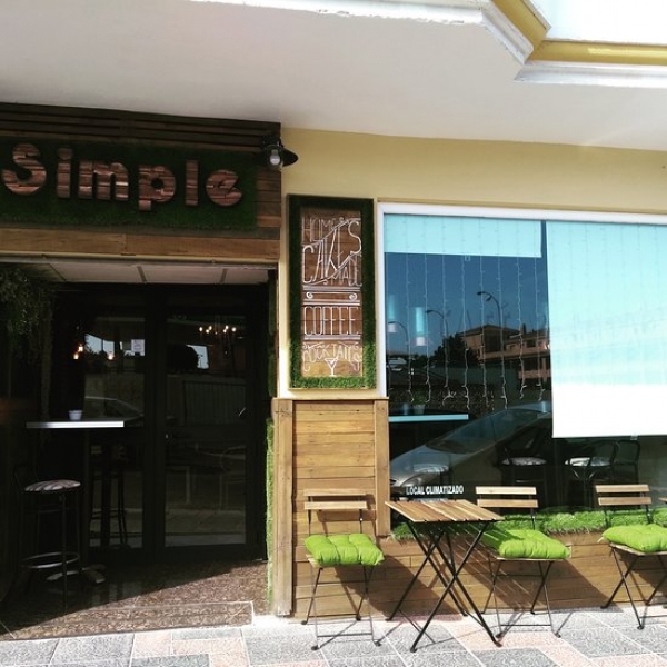 Simple Café &amp; Copas